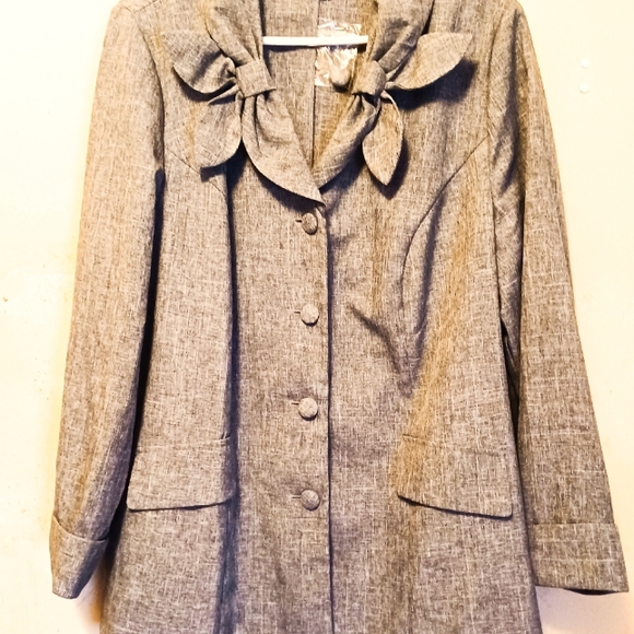 Allison Woods Jackets & Blazers - Allison Woods Women’s lightweight Blazer